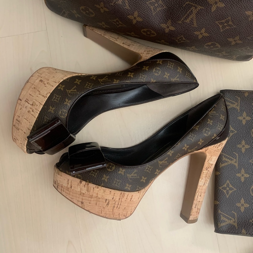 Louis Vuitton size 6.5 cork platform heels